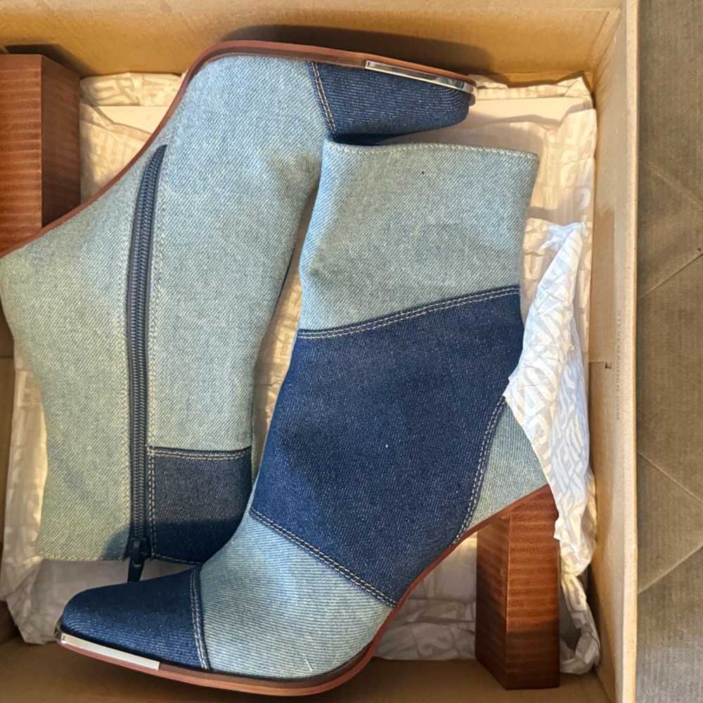 New with box Steve Madden Falcon Women's Boots Denim Fab Size 6.5